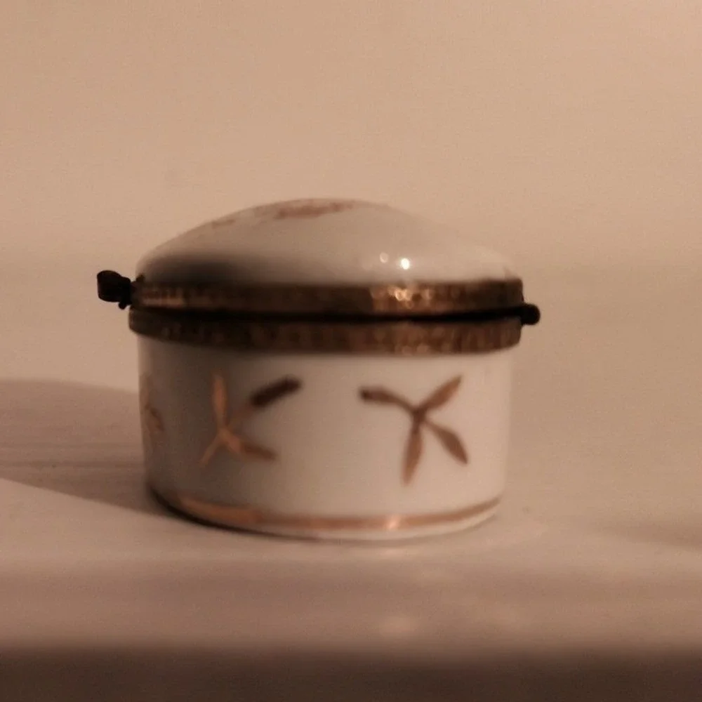 Vintage Porcelain Floral Trinket Box Hinged Oval Jewelry Pill Case Gold Tone